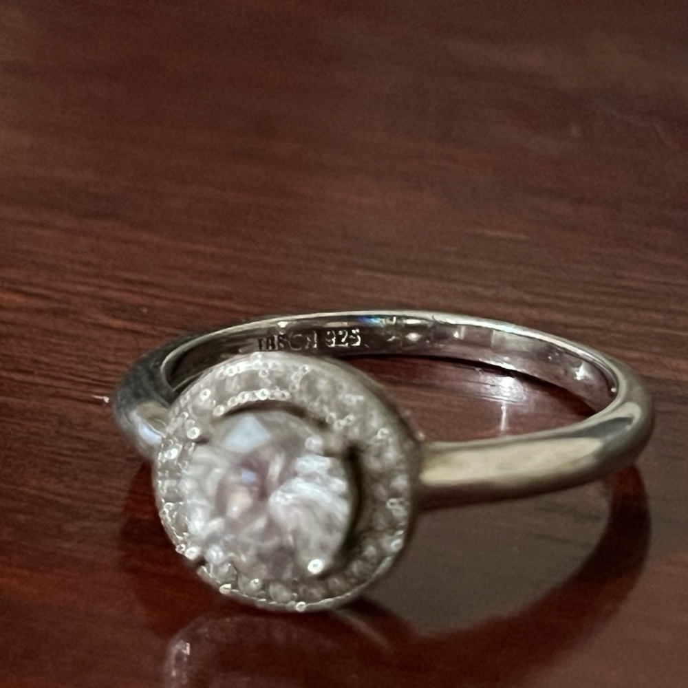 Halo Ring - Picture 2 of 2